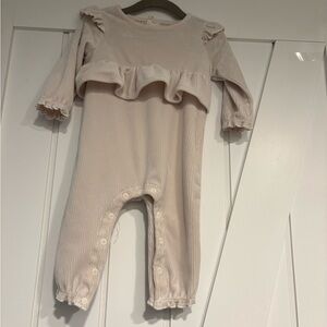 Excellent condition. Mud Pie Cream Velour Bodysuit